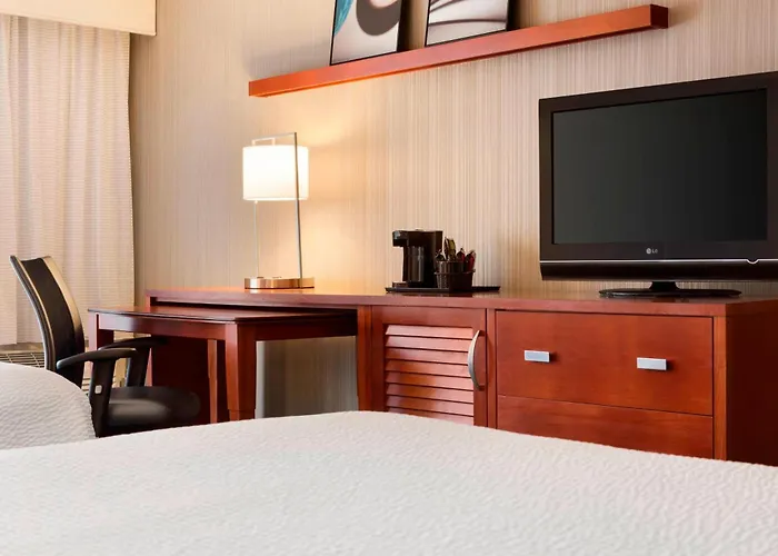 Hotel Courtyard By Marriott