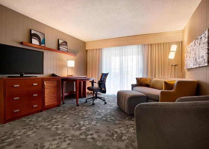 Courtyard By Marriott 3*