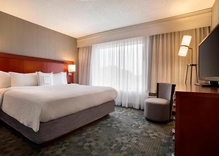Courtyard By Marriott Hotel