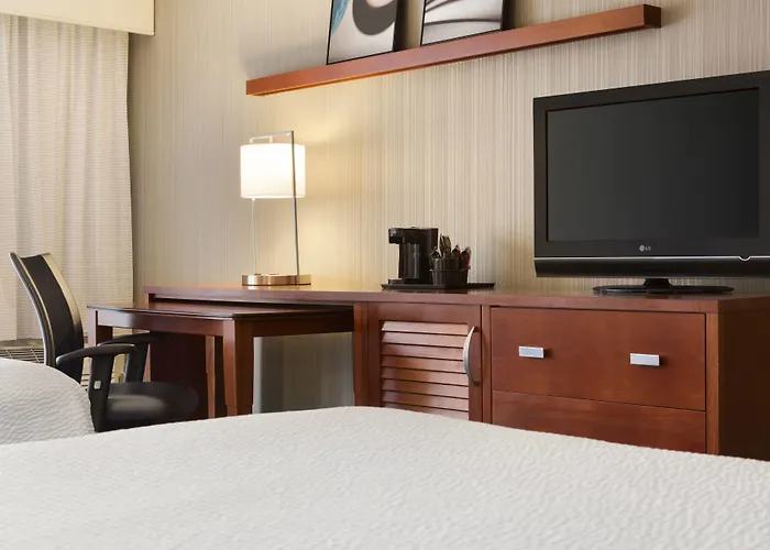 Courtyard By Marriott Hotel