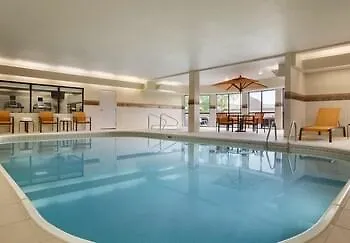 Courtyard By Marriott Hotel
