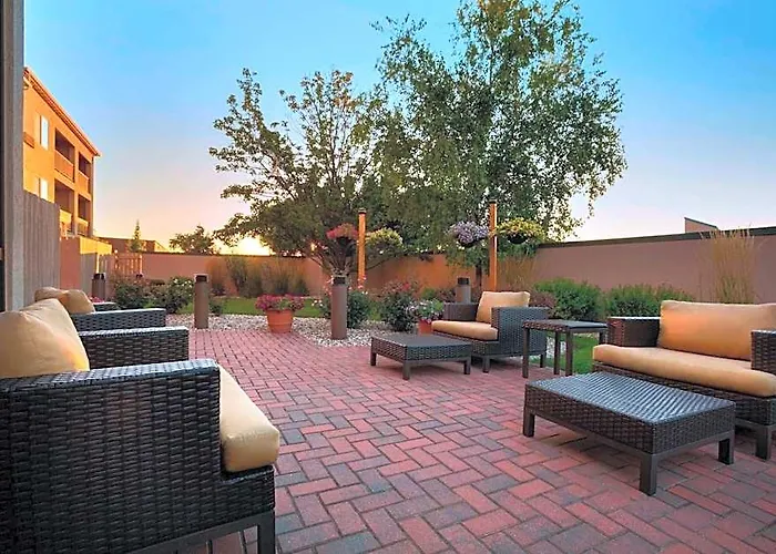 Courtyard By Marriott Hotel 3*
