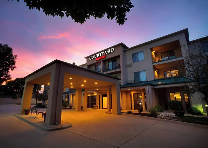 Courtyard By Marriott