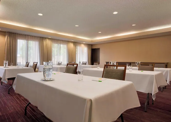 Hotel Courtyard By Marriott Champaign
