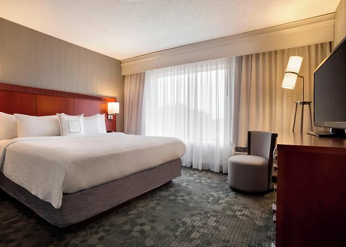 Courtyard By Marriott Hotel