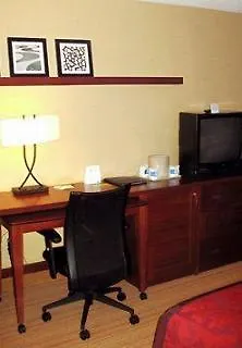 Courtyard By Marriott Hotel